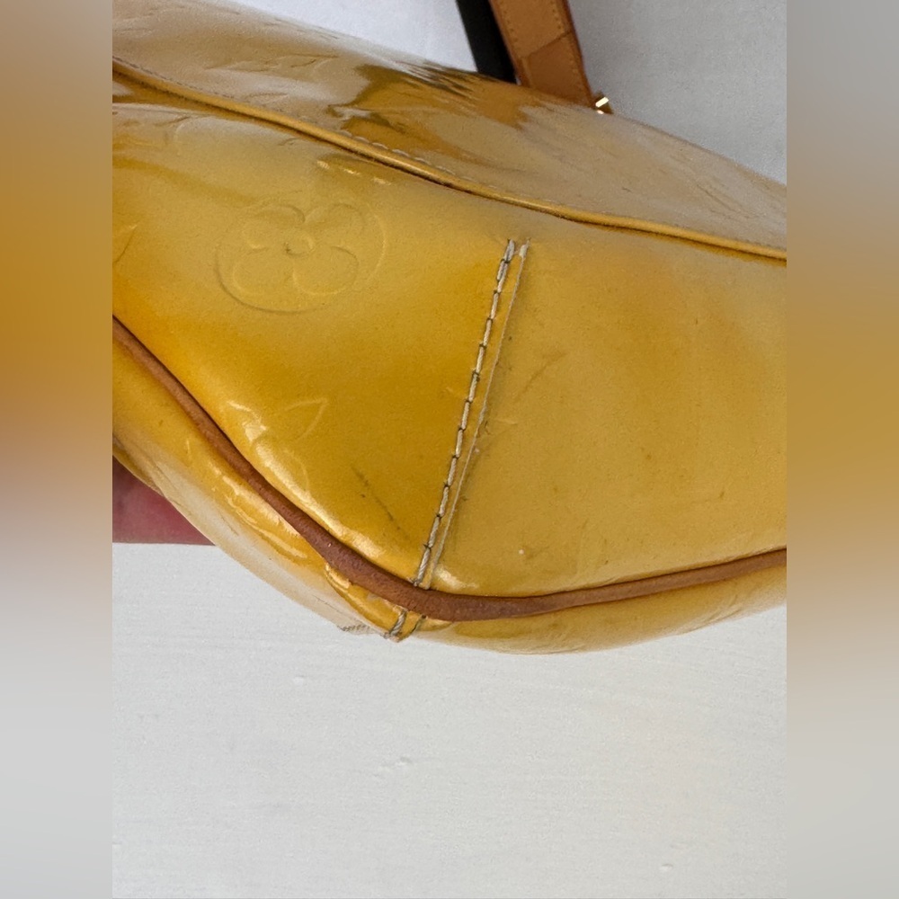 LOUIS VUITTON VERNIS THOMPSON STREET SHOULDER BAG BEIGE/YELLOW - Picture 11 of 16